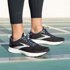 Brooks Revel 4 Sneakers